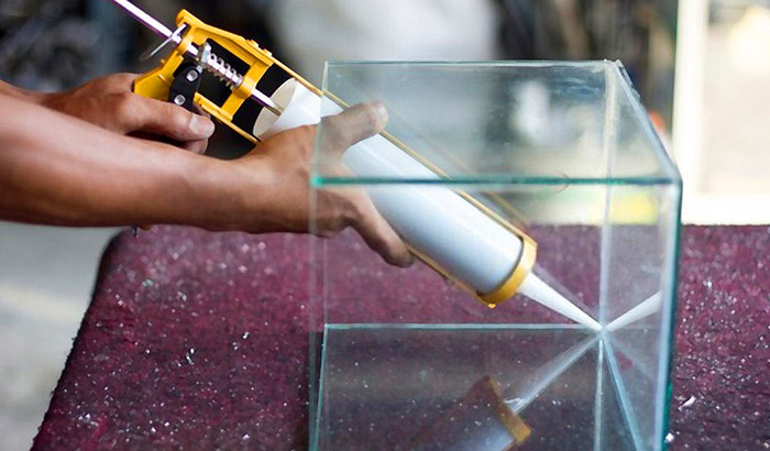 how to seal a fish tank